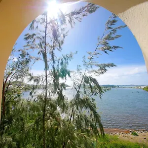 Apartment 2 Bedroom With Breathtaking View, Oyster Pond
