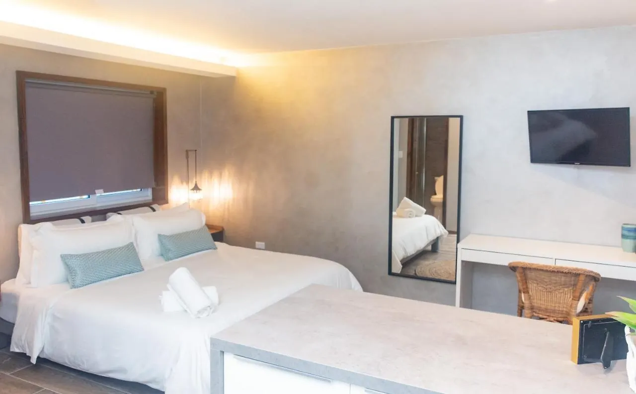 Tradewinds Apartments Simpson Bay