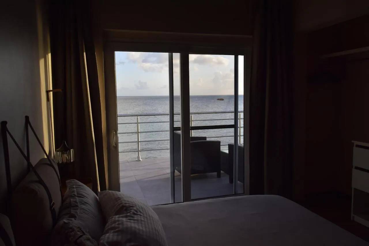 Tradewinds Apartments Simpson Bay